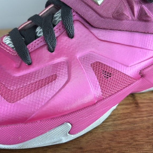 Nike LeBron Zoom Solider VII PINKEFIRE Youth High-Tops size 7 - Picture 8 of 11